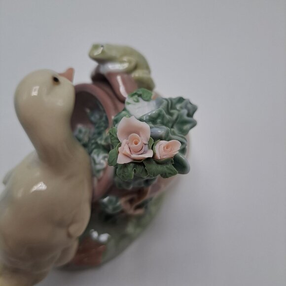 Lladro Porcelain Figurine #8025 "How Are You?" Duckling & Frog Damaged No Box - Picture 8 of 13